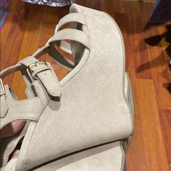 G by guess wedges - Picture 9 of 14